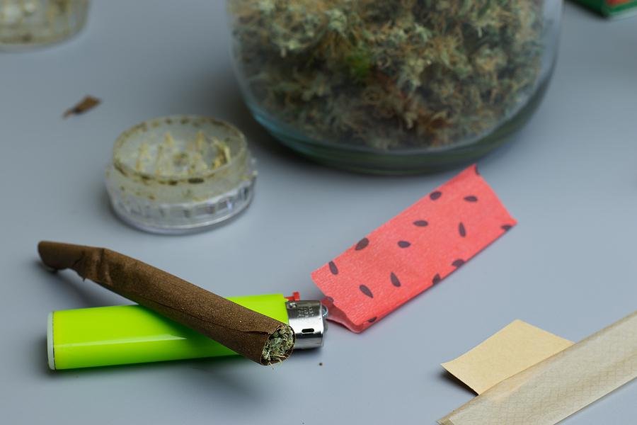 What are the Differences Between Spliffs, Blunts, and Joints