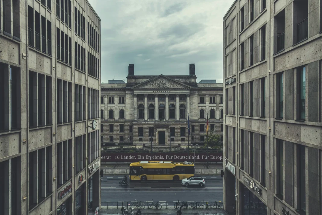 Bundesrat popiera zaostrzone przepisy dotyczące przepisywania konopi indyjskich, odrzuca kary za zamówienia pocztowe